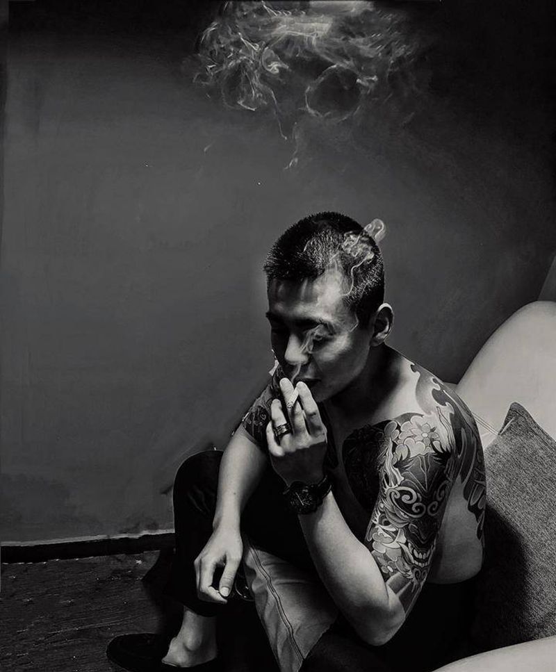 男人味儿纹身图片_肩部手部老传统纹身图案