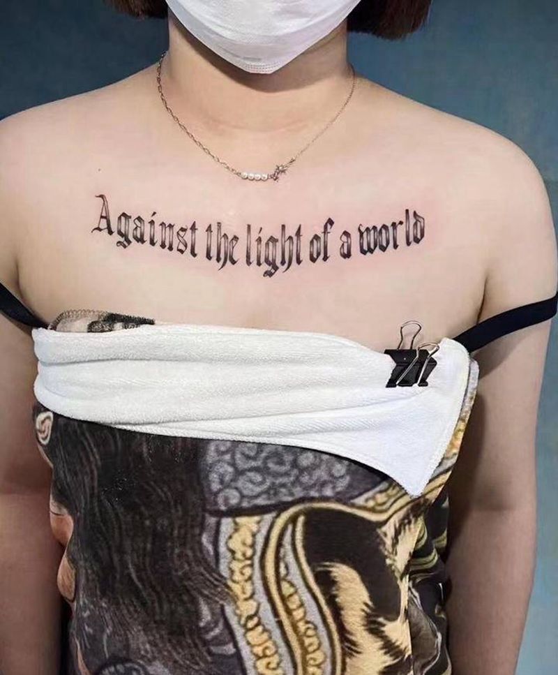 花体字纹身图片_胸部花体字纹身图案