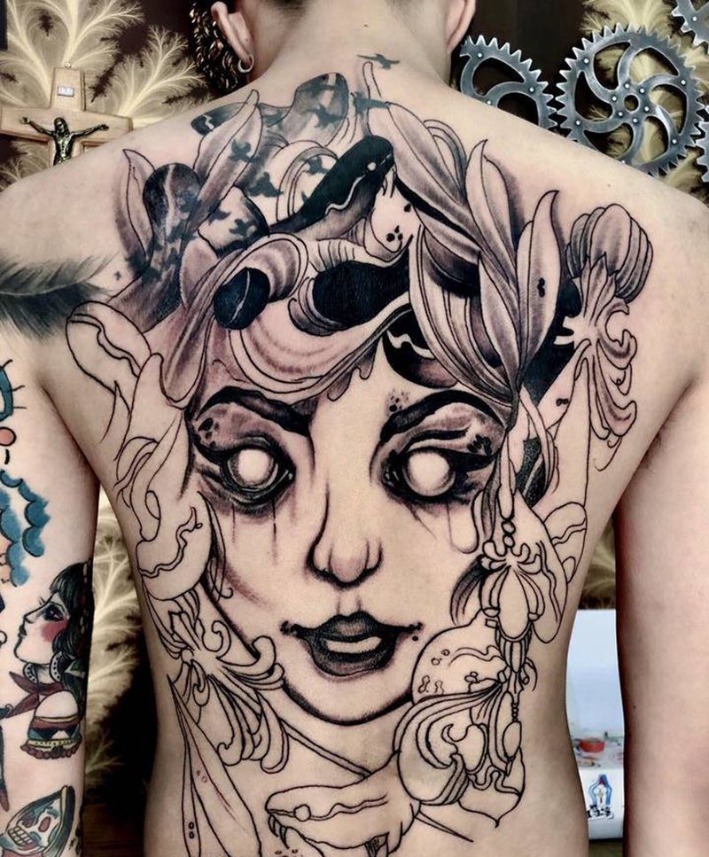 未完纹身图片_背部New School纹身图案