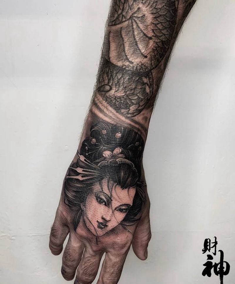手背纹身图片_手部新传统纹身图案
