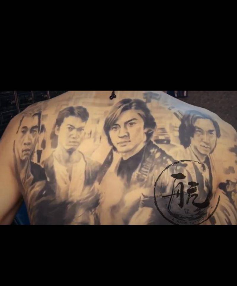 情怀纹身图片_背部欧美写实纹身图案