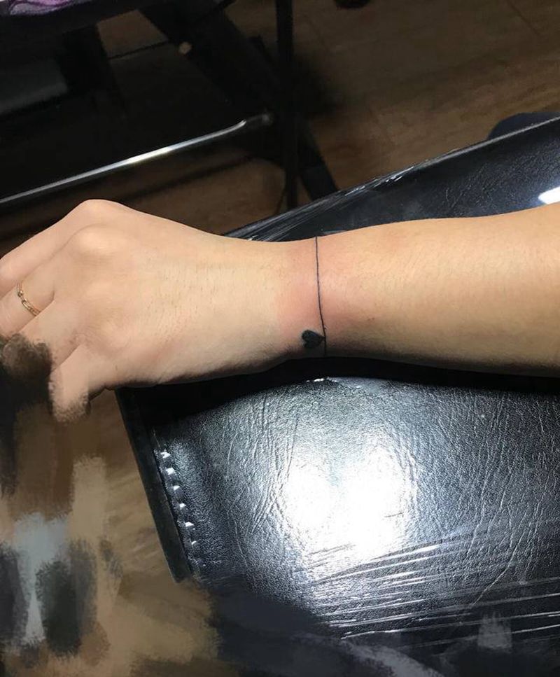 线纹身图片_手部纹身图案