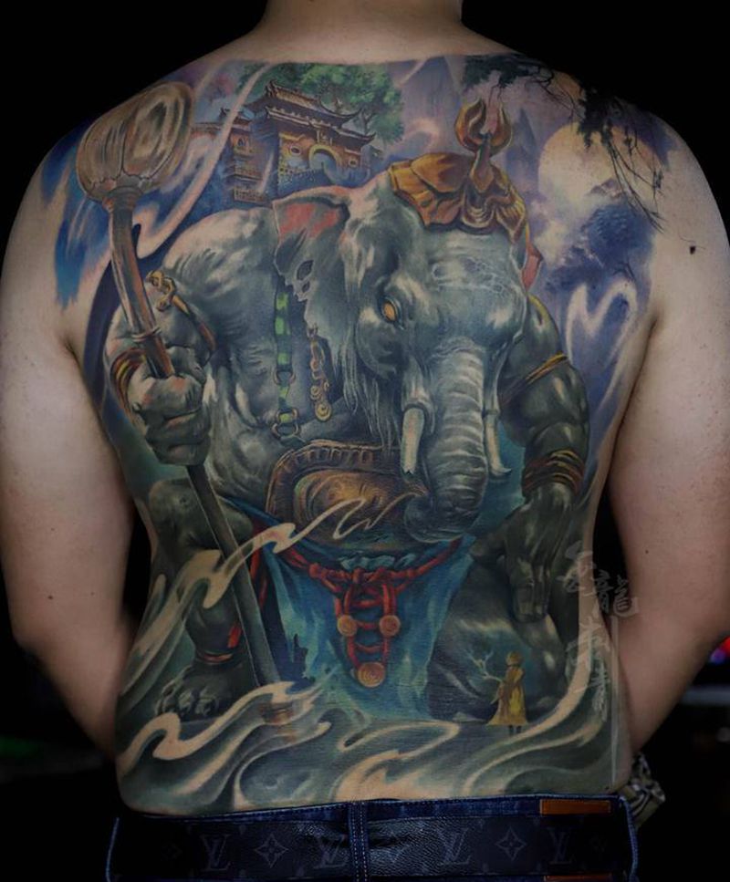 象神纹身图片_背部新传统纹身图案