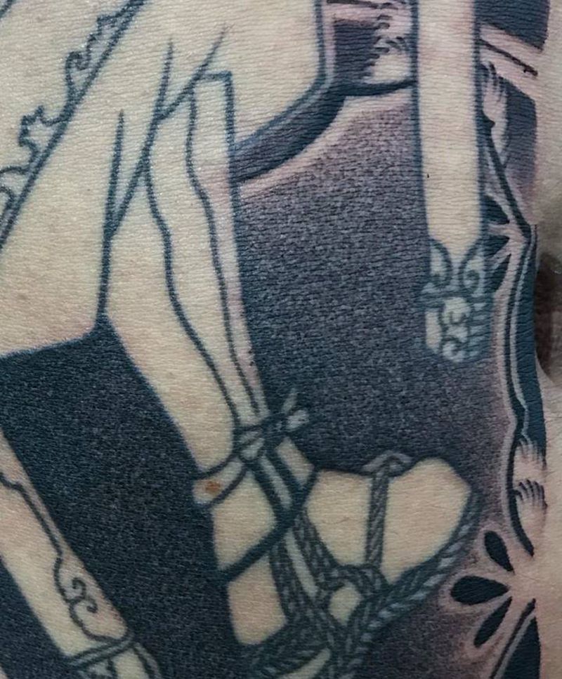 金龙笔紧口圆5打雾效果纹身图片_腹部老传统纹身图案