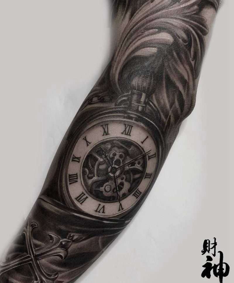 钟纹身图片_手臂欧美写实纹身图案