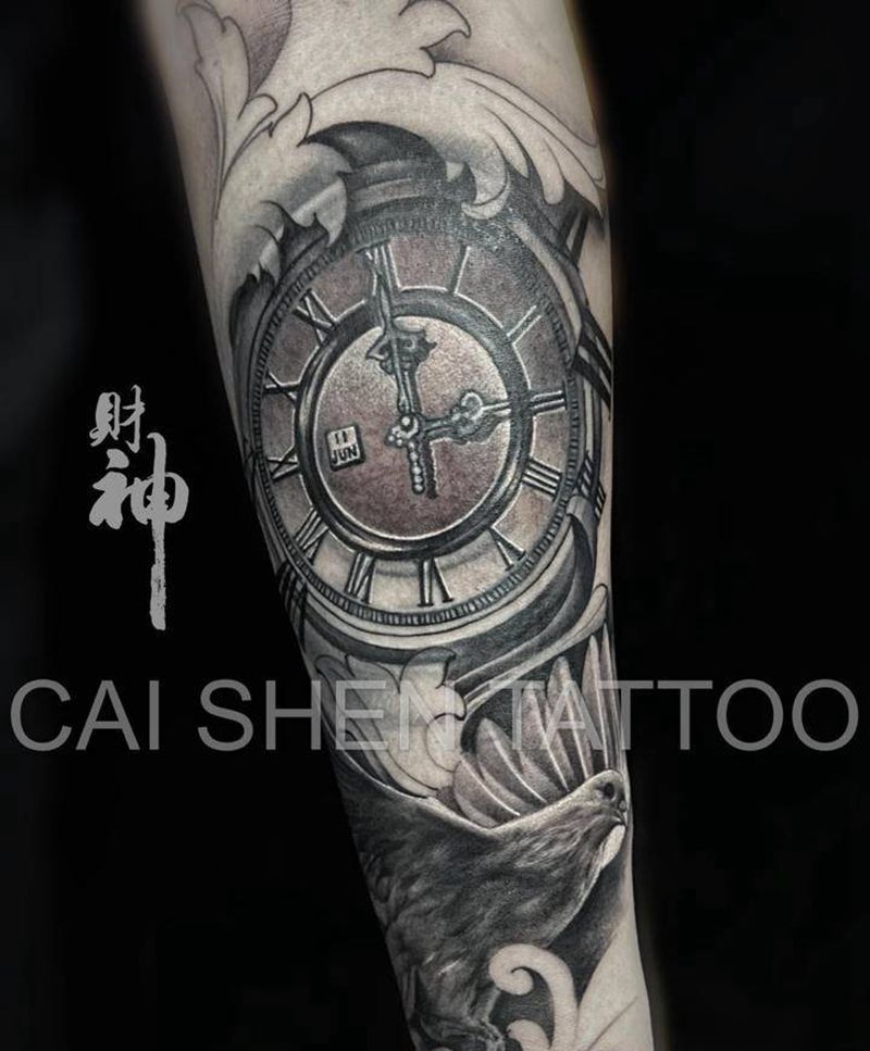 时光匆匆纹身图片_手臂欧美写实纹身图案