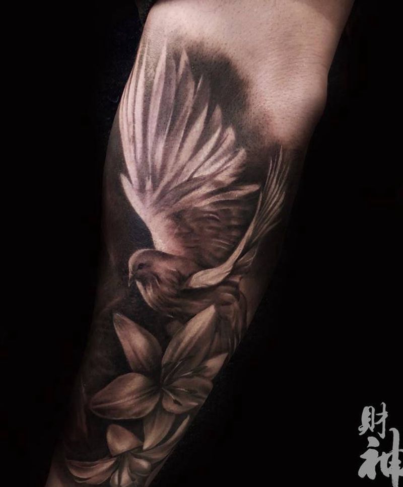 包小臂纹身图片_手臂欧美写实纹身图案