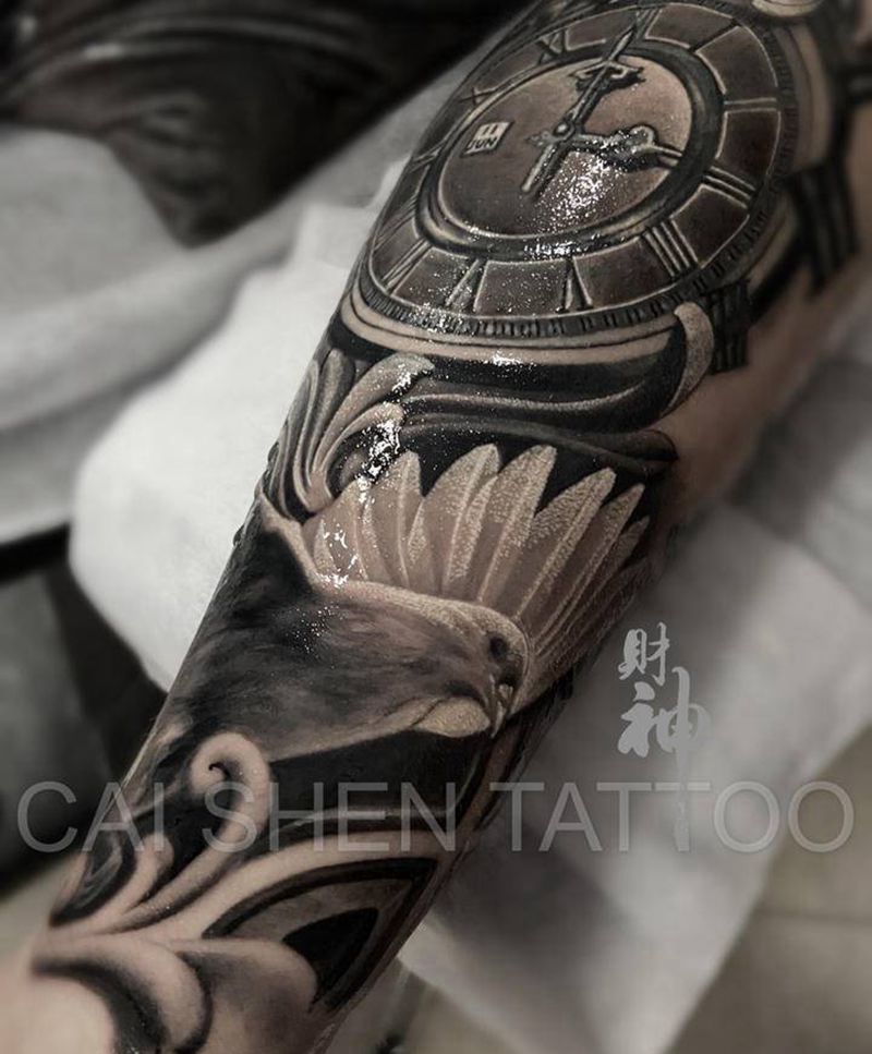 时钟修改纹身图片_手臂欧美写实鸽子时钟纹身图案