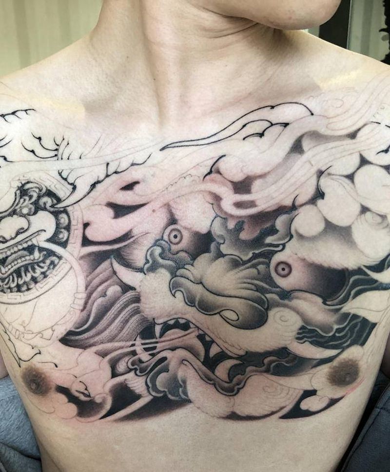 唐狮花胸未完成纹身图片_胸部纹身图案