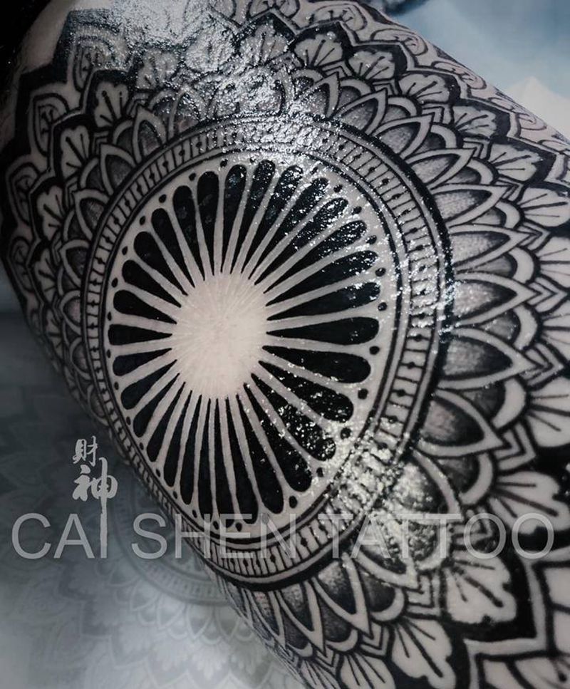 千瓣莲纹身图片_手臂点刺纹身图案