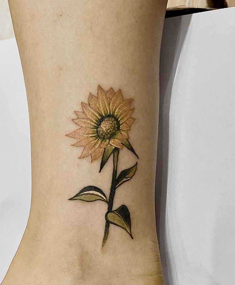向日葵纹身图片_脚部Old SchoolNew School纹身图案