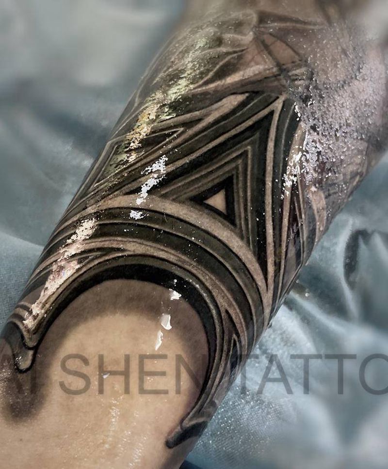 窗花纹身图片_腿部欧美写实纹身图案