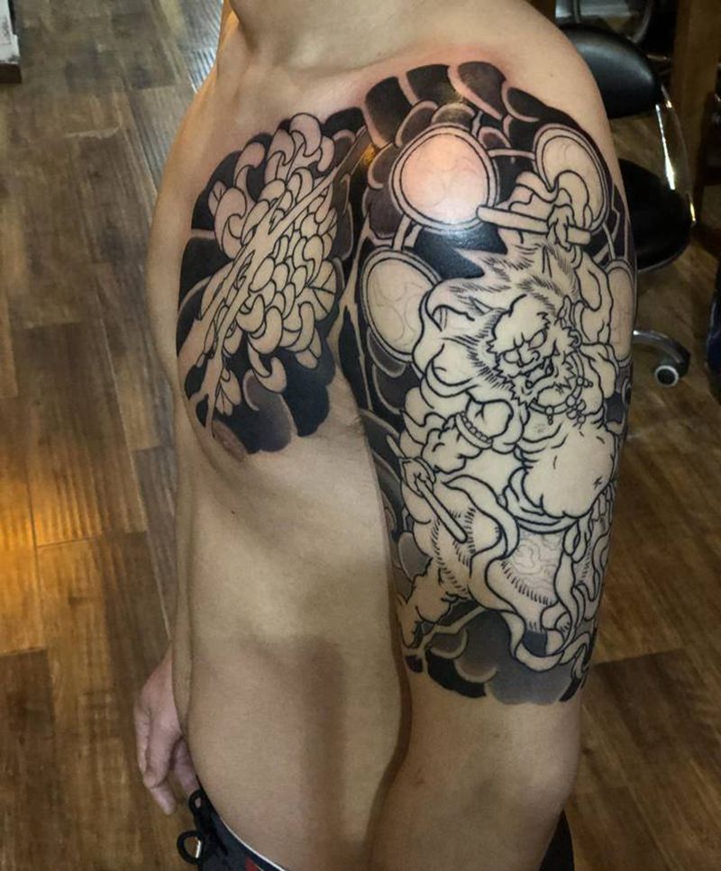 雷神半甲未完车纹身图片_胸部肩部老传统纹身图案