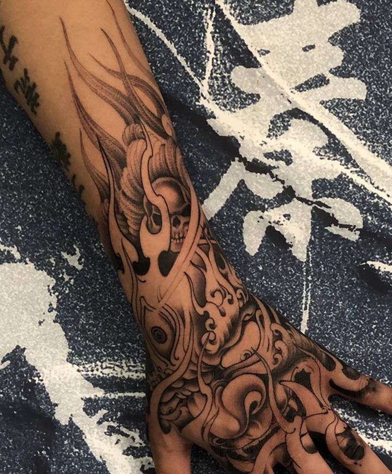 大黑天手背纹身图片_手臂纹身图案