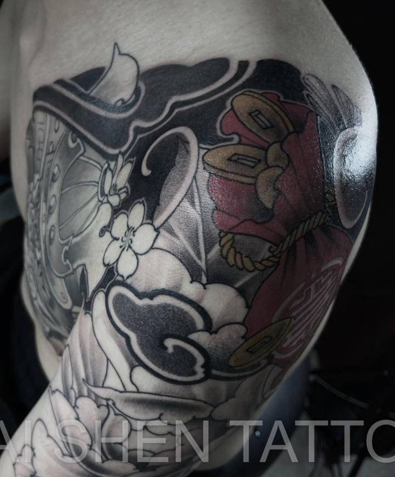 未完纹身图片_胸部肩部老传统新传统纹身图案