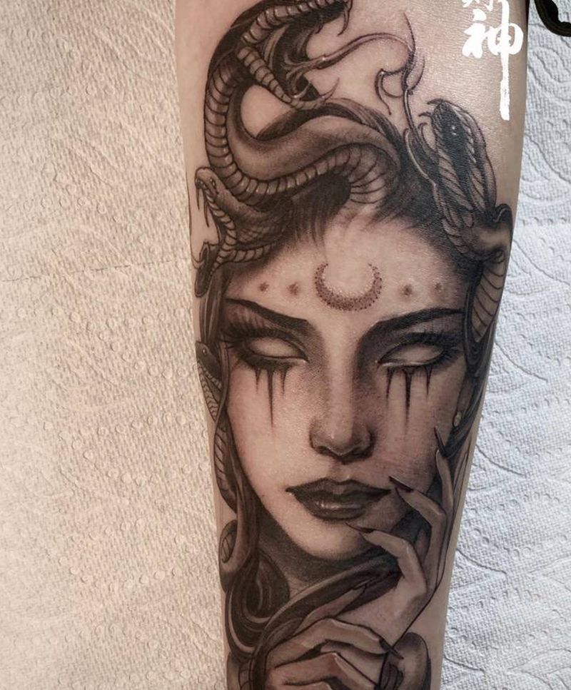 蛇女纹身图片_手臂纹身图案