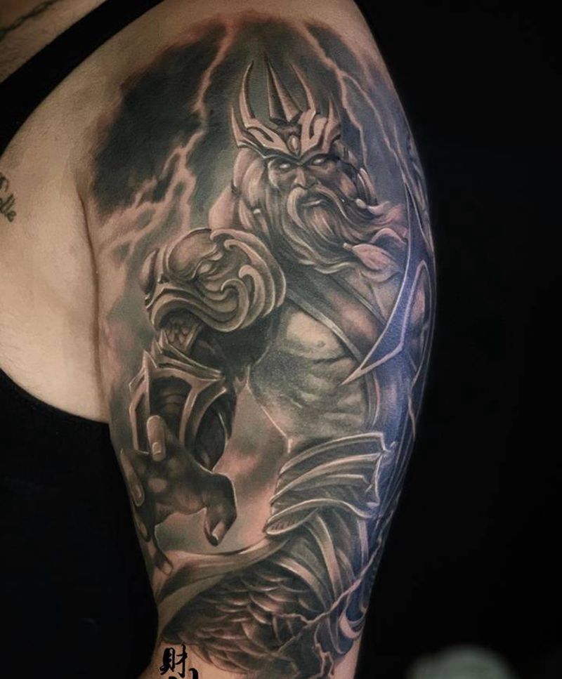 海王纹身图片_手臂肩部欧美写实纹身图案