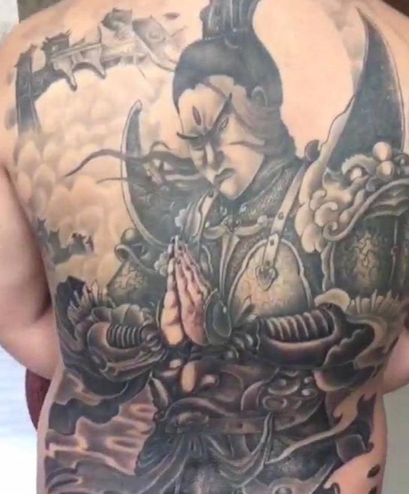 二郎真君纹身图片_背部新传统纹身图案