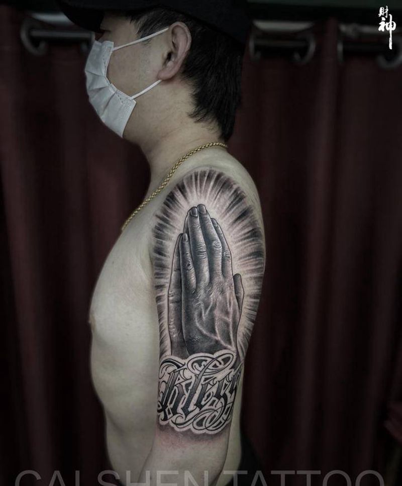 祝福纹身图片_手臂肩部欧美写实花体字纹身图案