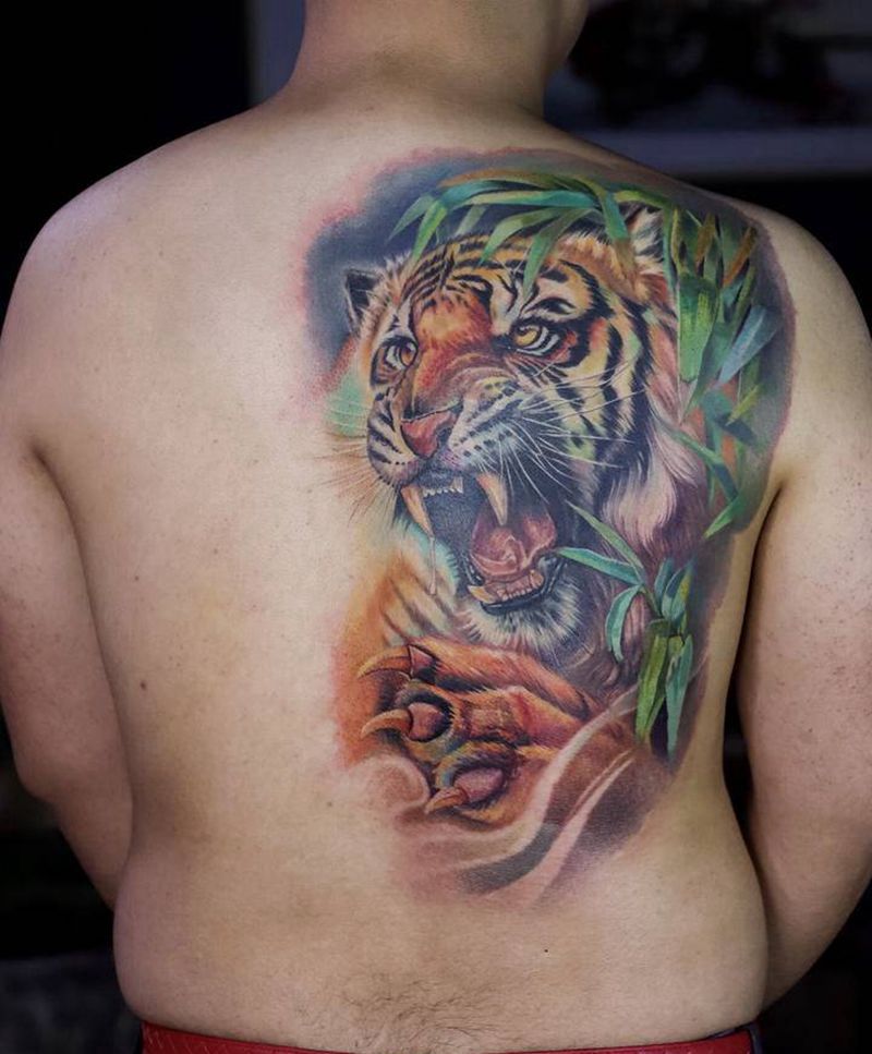 老虎纹身图片_肩部欧美写实纹身图案