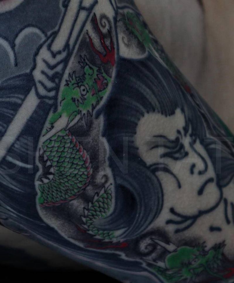 九纹龙纹身图片_手臂新传统老传统传统花臂纹身图案