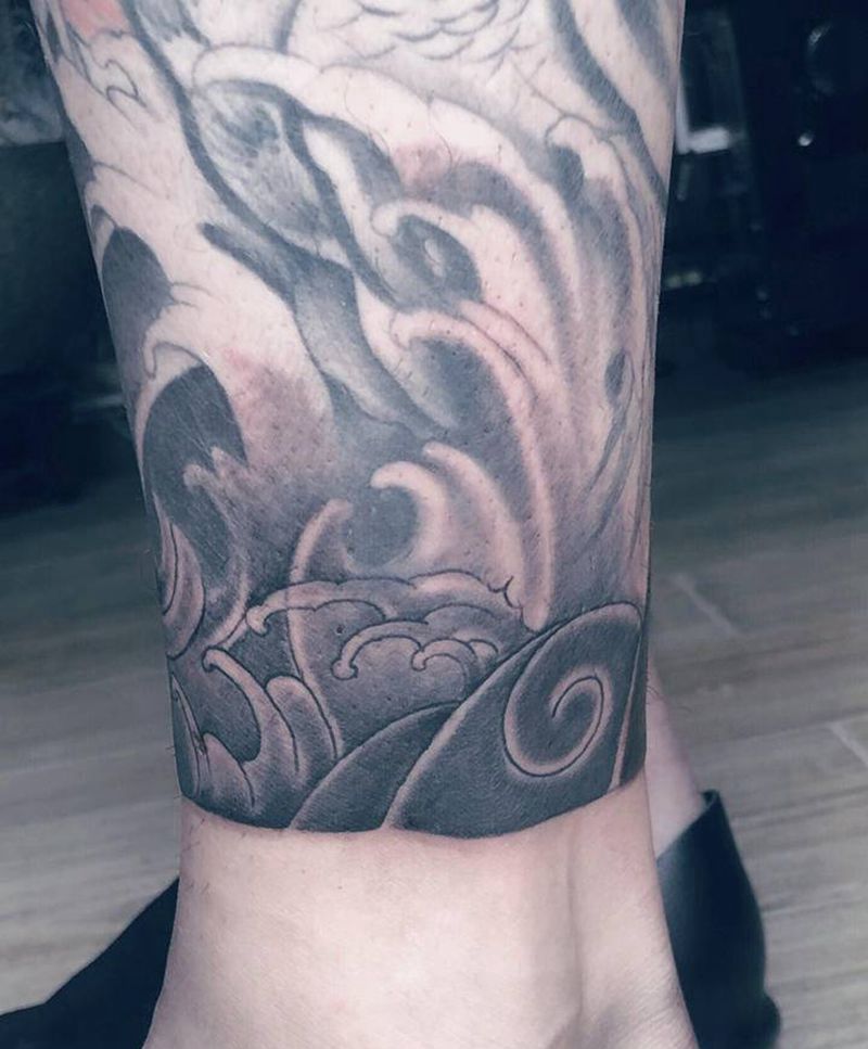 传统纹身图片_腿部新传统纹身图案