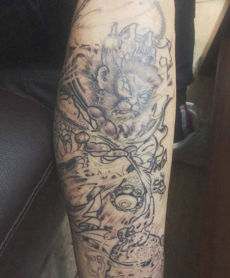 大圣未完纹身图片_腿部纹身图案