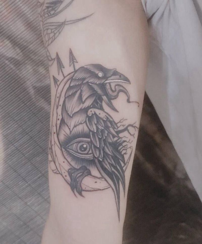 鸦纹身图片_手臂纹身图案