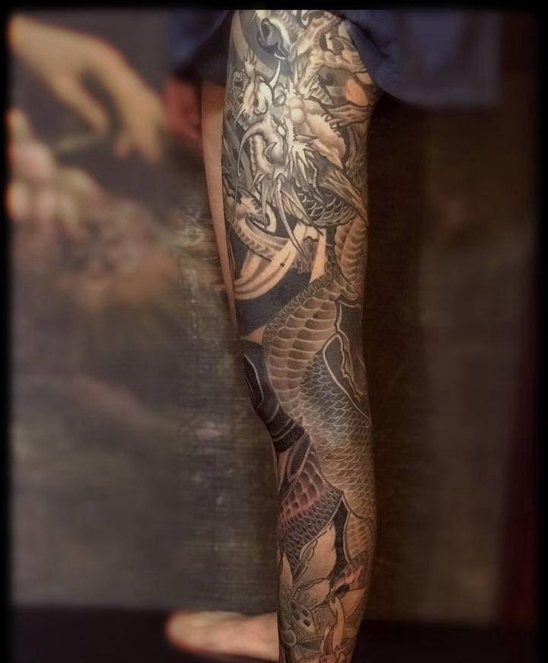 花腿龙纹身图片_腿部纹身图案