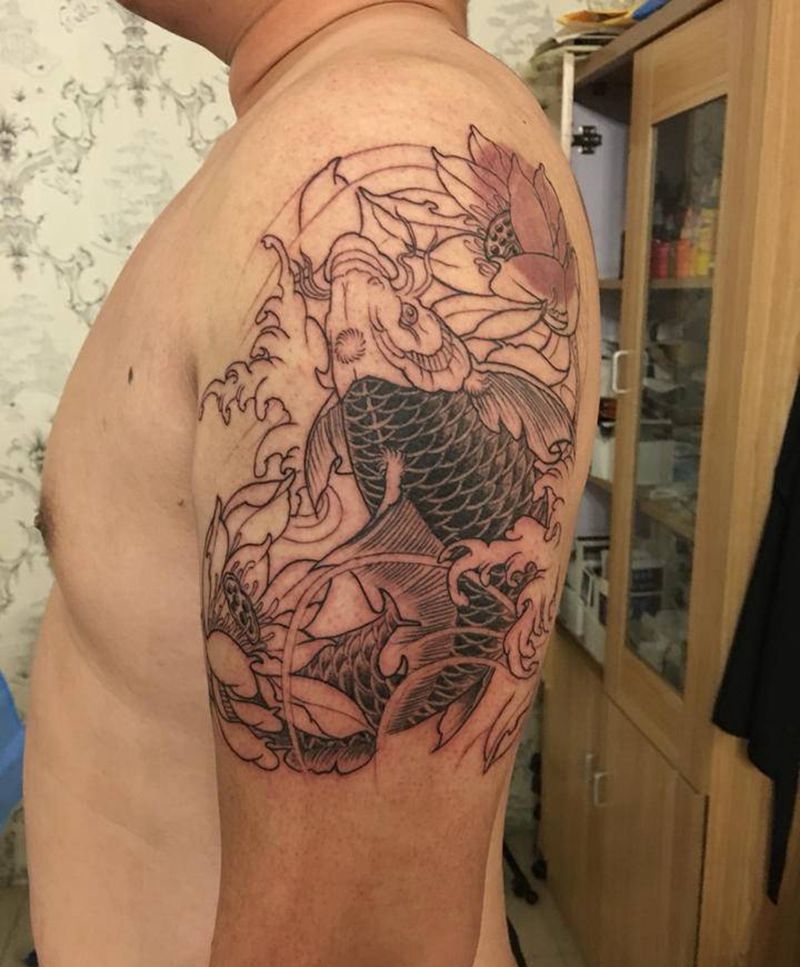 未完成作品鱼纹身图片_肩部新传统纹身图案