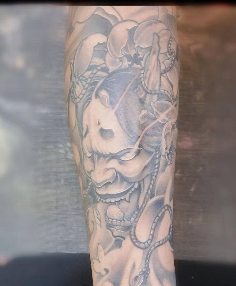 般若纹身图片_腿部新传统纹身图案