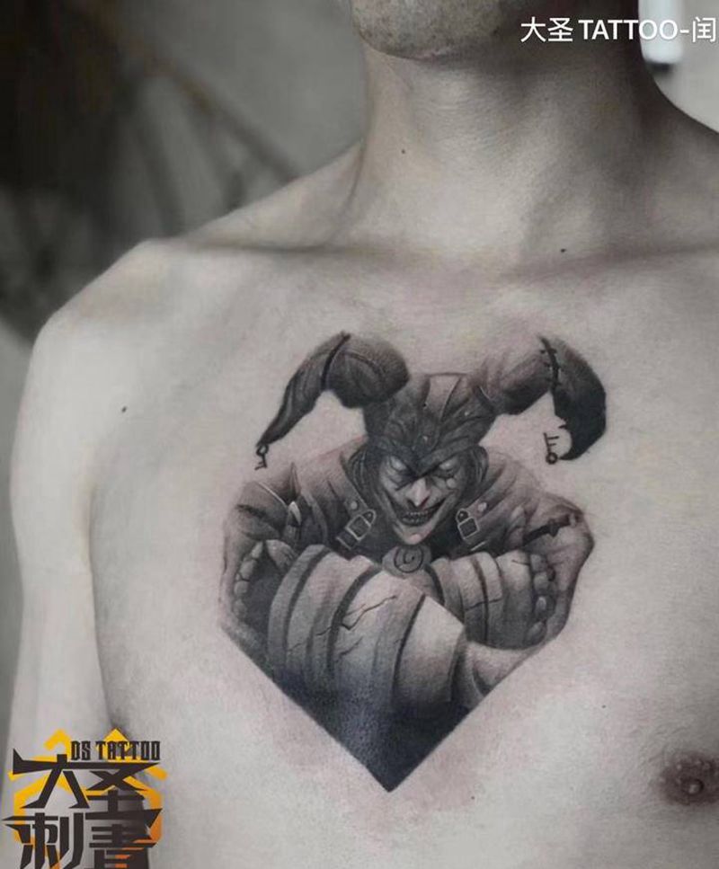 写实纹身图片_胸部纹身图案