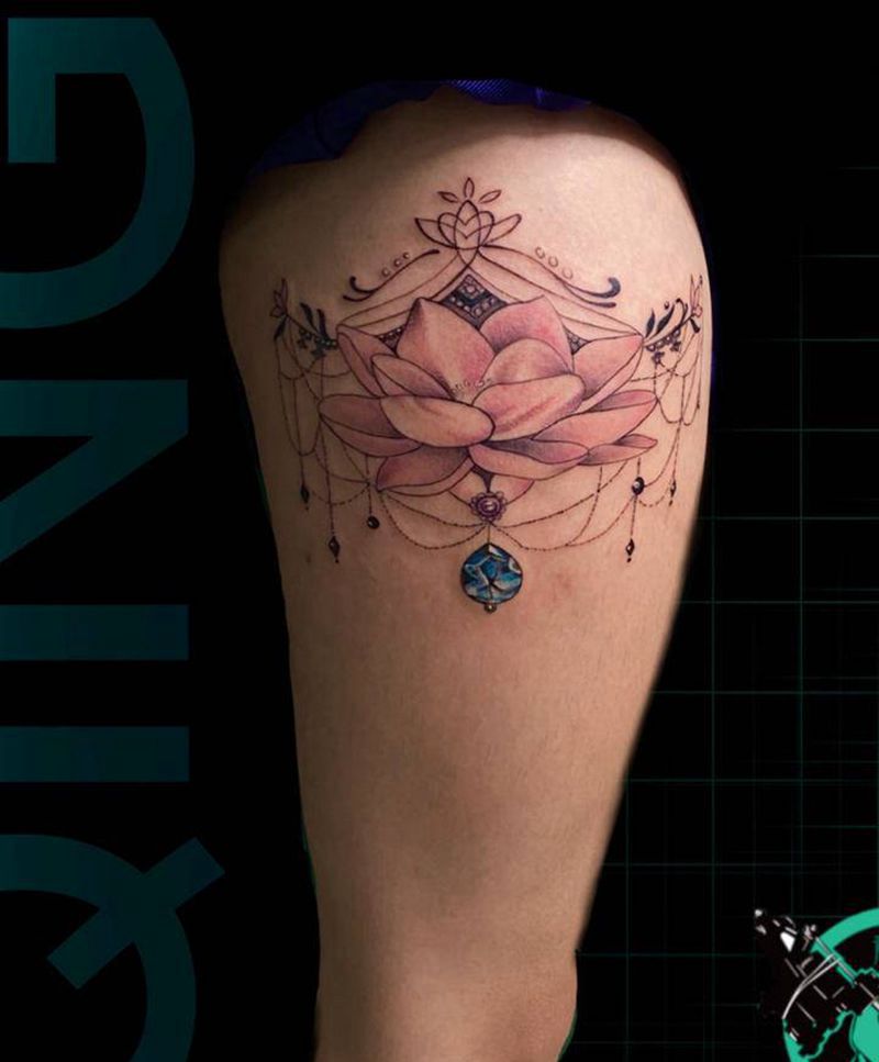 今日蕾丝纹身图片_腿部花宝石大腿外侧纹身图案