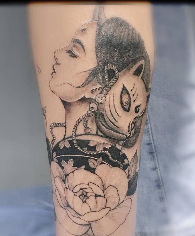 美女纹身图片_腿部新传统纹身图案