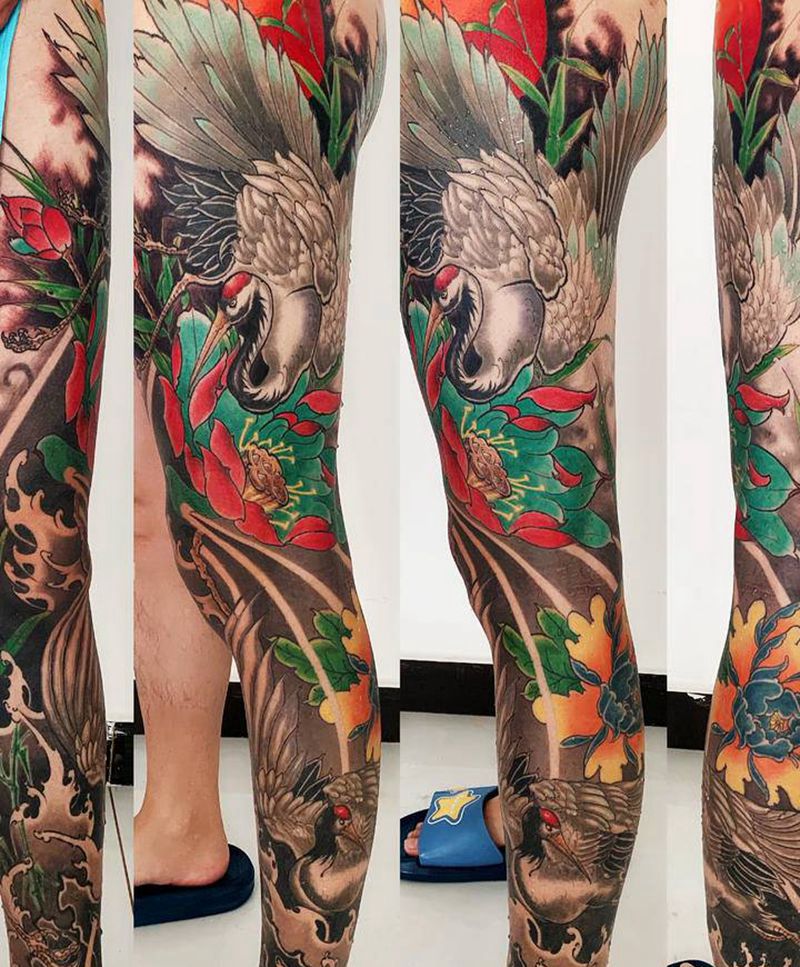 富贵双鹤纹身图片_腿部新传统仙鹤香蒲荷花纹身图案