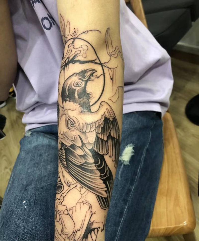 乌鸦纹身图片_手臂新传统乌鸦纹身图案