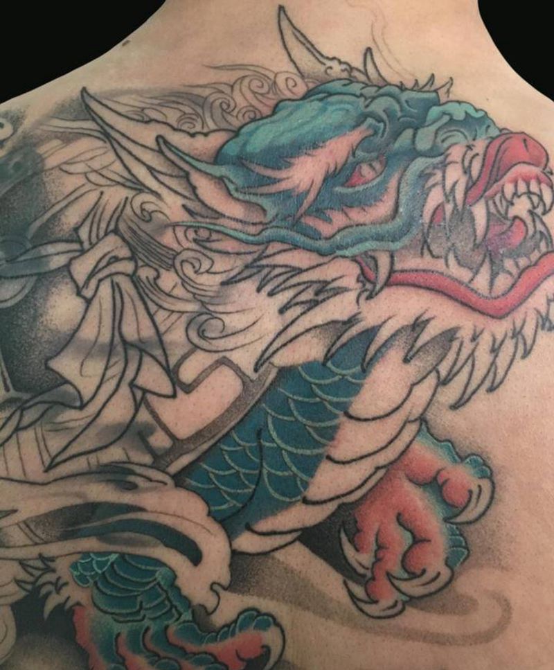 遮盖未完纹身图片_背部新传统纹身图案