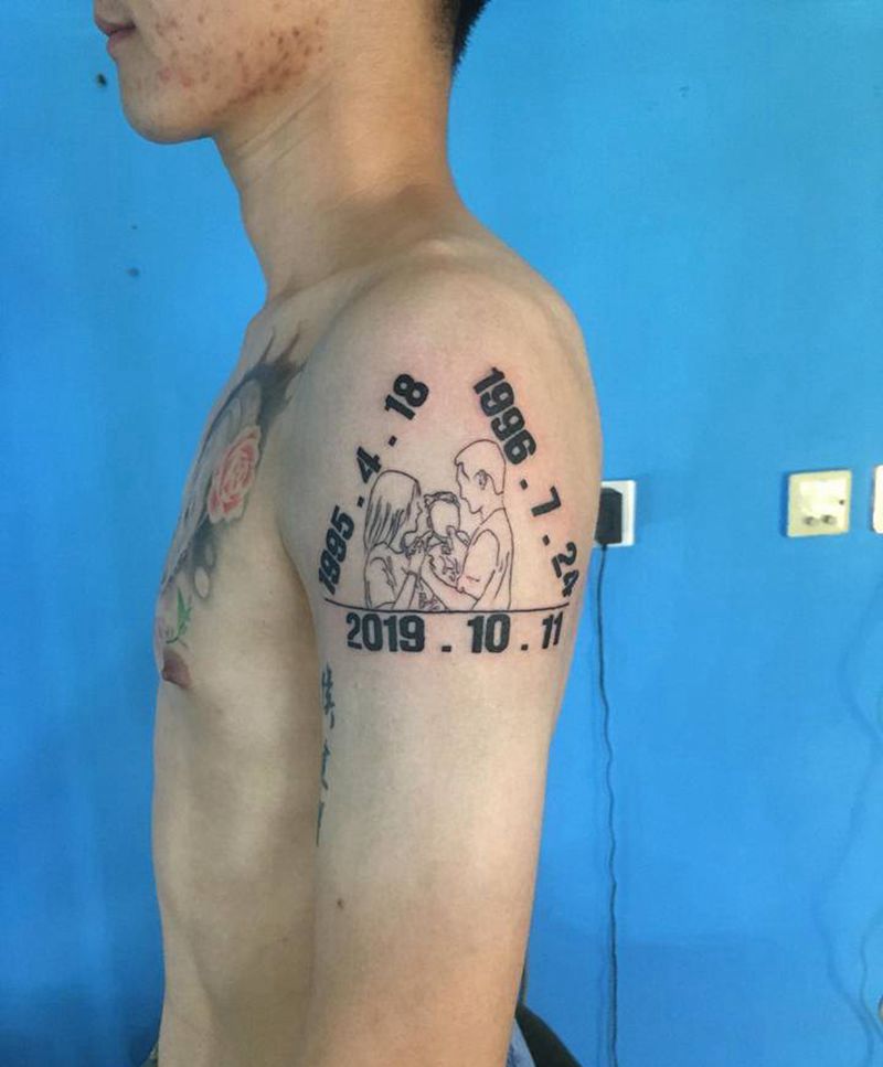 纪念纹身图片_手臂花体字纪念纹身图案