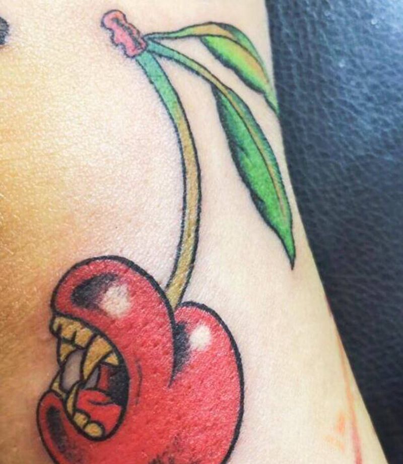 樱桃纹身图片_手臂New School樱桃