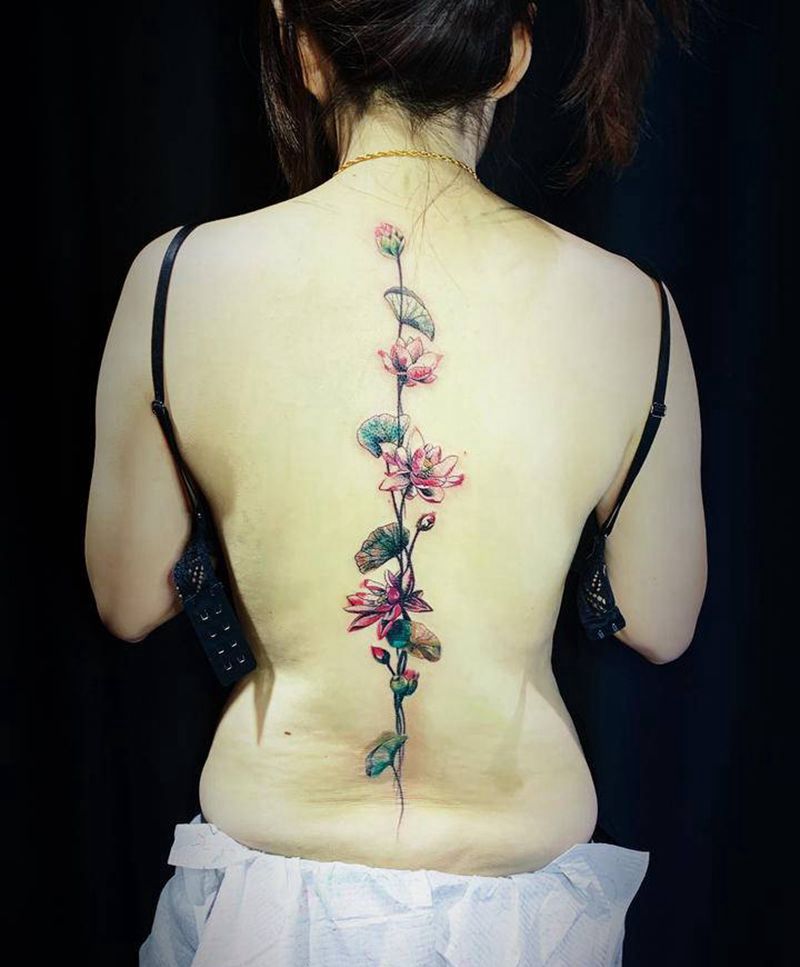 荷花纹身图片_背部水彩水墨纹身图案