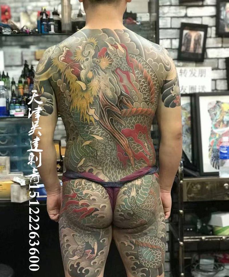 龙纹身图片_背部纹身图案