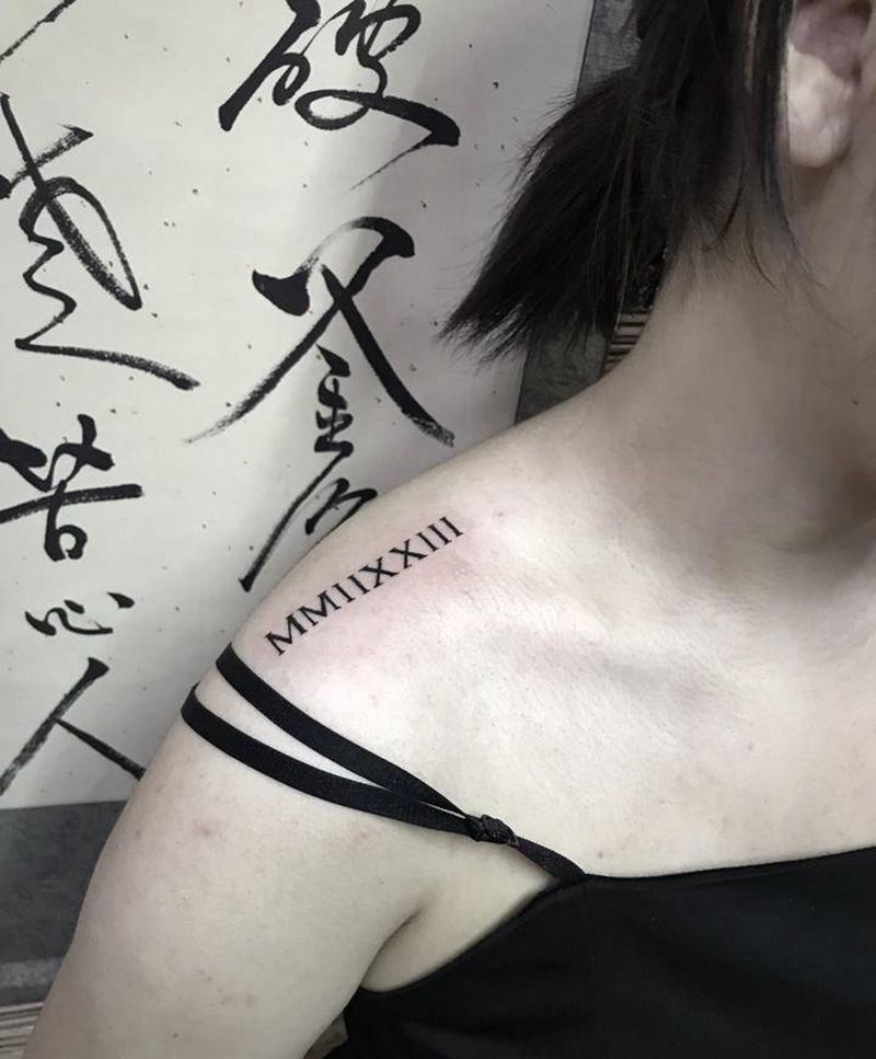 数字纹身图片_肩部花体字纹身图案