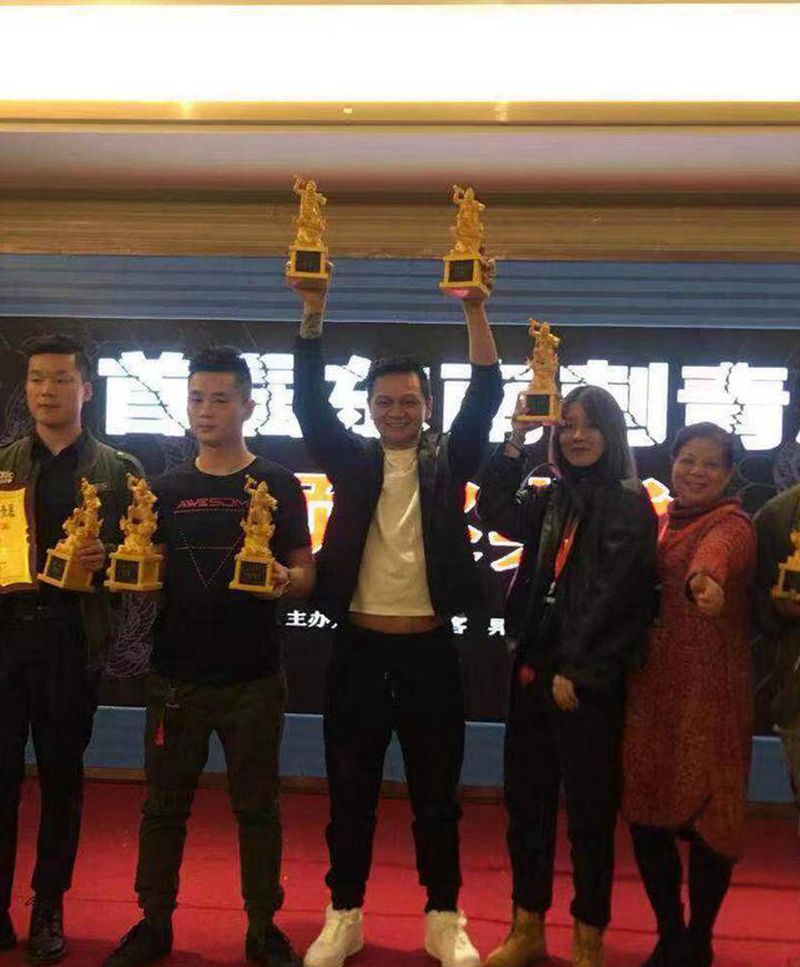 东南刺青展纹身图片_腿部老传统纹身图案