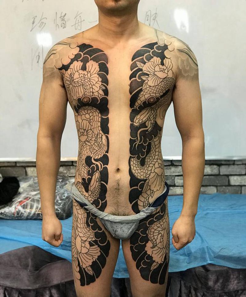 吴建出品大开衫纹身图片_老传统纹身图案