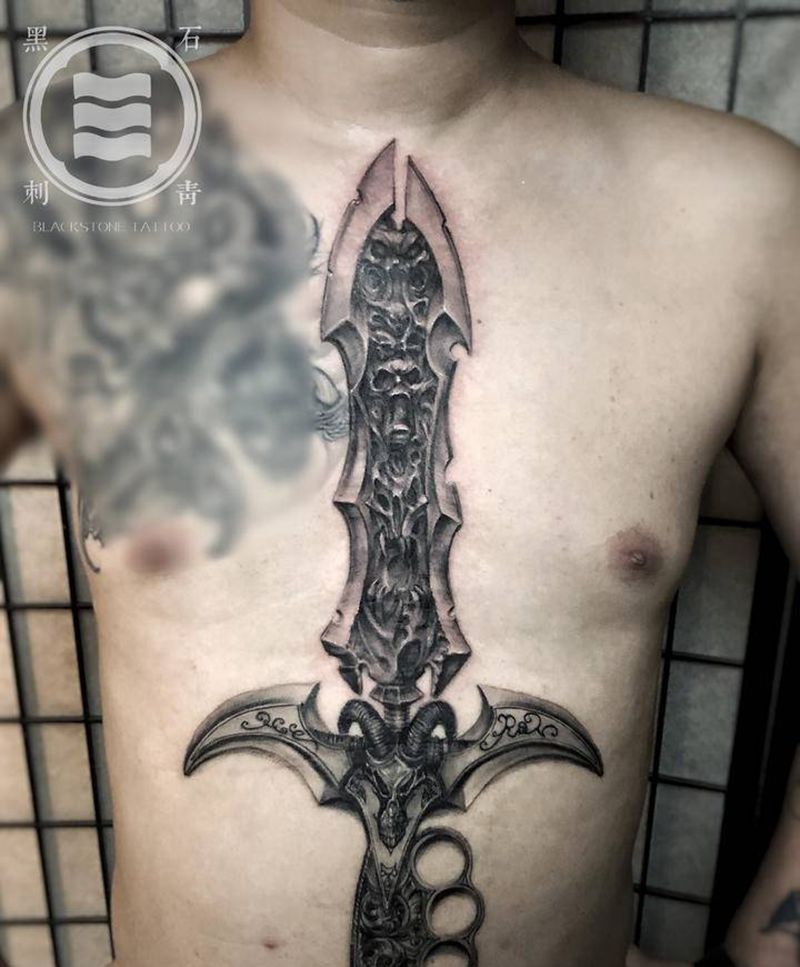 永不低头纹身图片_胸部欧美写实纹身图案