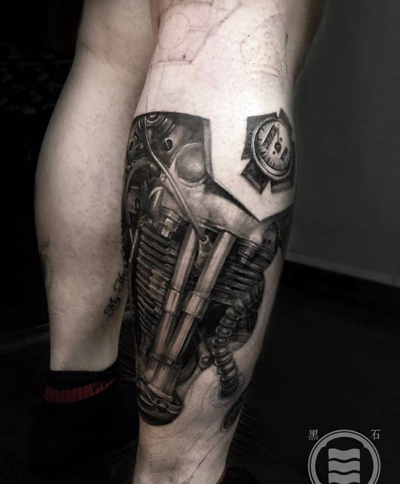骑上我心爱的小摩托（未完）纹身图片_腿部欧美写实哈雷机械摩托车纹身图案