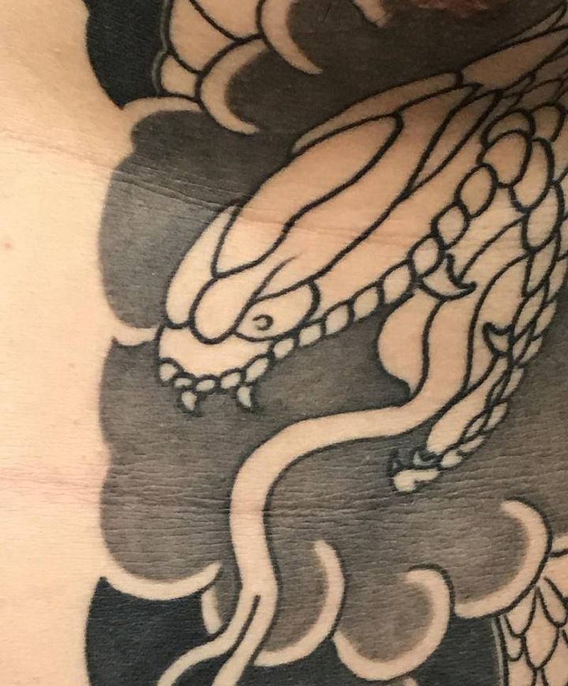 细节近照恢复后纹身图片_腹部老传统纹身图案