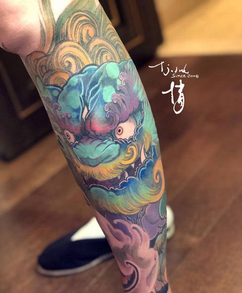 狮子 上善若水纹身图片_腿部新传统刺青师倩东方神秘纹身图案