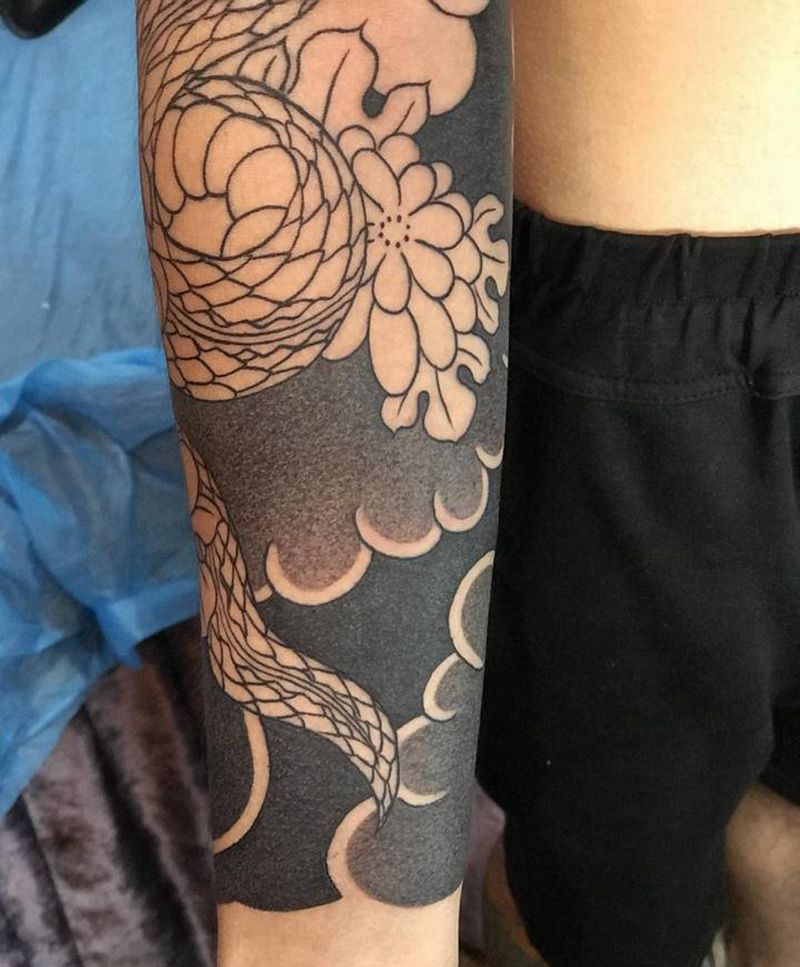 圆针雾面纹身图片_手臂老传统纹身图案