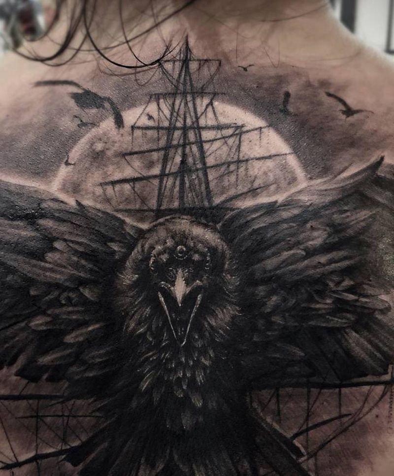 夜航纹身图片_背部欧美写实暗黑乌鸦船纹身图案